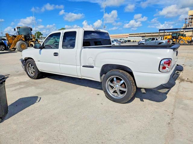 Photo 2 from auction – 2005 CHEVROLET SILVERADO with VIN 1GCEC19T15Z325999