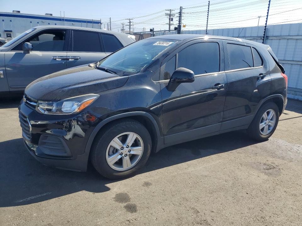 CHEVROLET TRAX 2020 with VIN KL7CJKSB1LB085487 - Photo from auction
