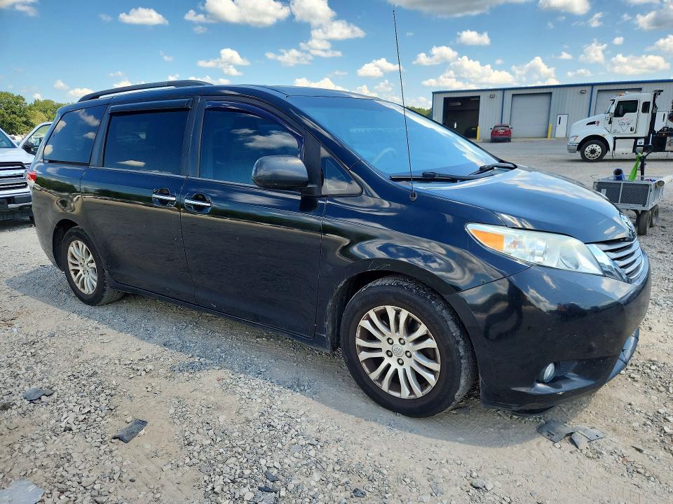 Photo 4 from auction – 2013 TOYOTA SIENNA with VIN 5TDYK3DC4DS344534