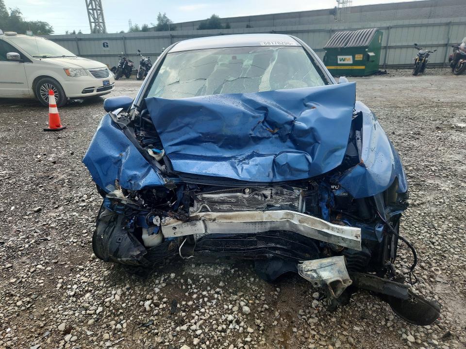 Снимка 5 от търг – 2010 HONDA CIVIC с VIN 19XFA1F50AE031905