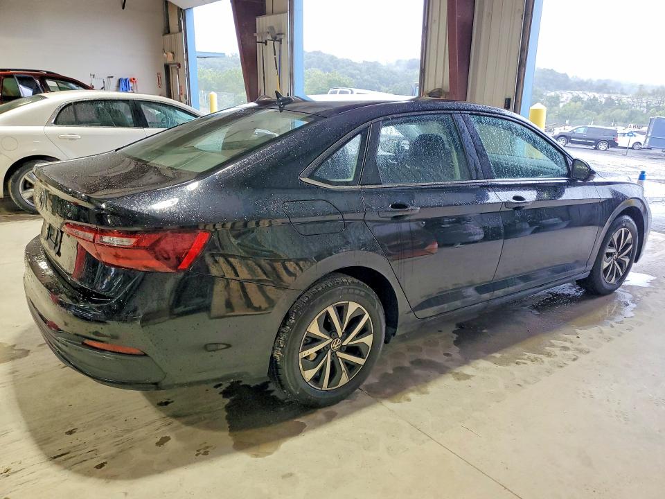 Снимка 3 от търг – 2023 VOLKSWAGEN JETTA с VIN 3VW4M7BU0PM047323