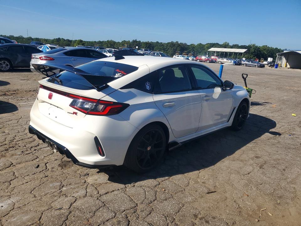 Photo 3 from auction – 2024 HONDA CIVIC with VIN JHMFL5G45RX004927