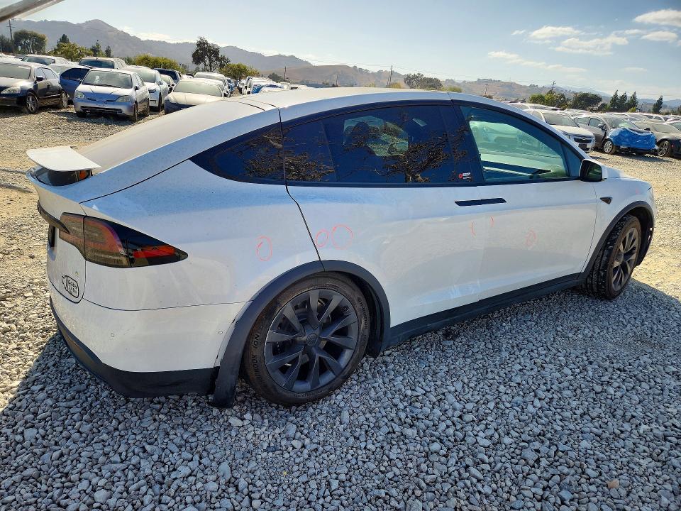 Foto 3 de la subasta – 2022 TESLA MODEL X con VIN 7SAXCDE52NF351358