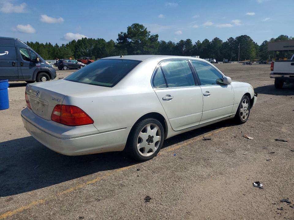 Снимка 3 от търг – 2001 LEXUS LS с VIN JTHBN30FX10003181