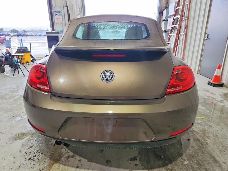Photo 6 from auction – 2014 VOLKSWAGEN BEETLE with VIN 3VW507AT4EM821689