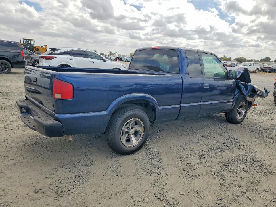 Photo 3 from auction – 2001 CHEVROLET S 10 with VIN 1GCCS19W818103335