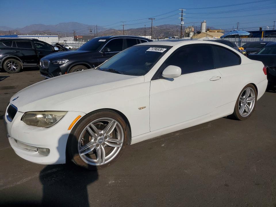 BMW 328 2011 with VIN WBAKE5C54BE573680 - Photo from auction