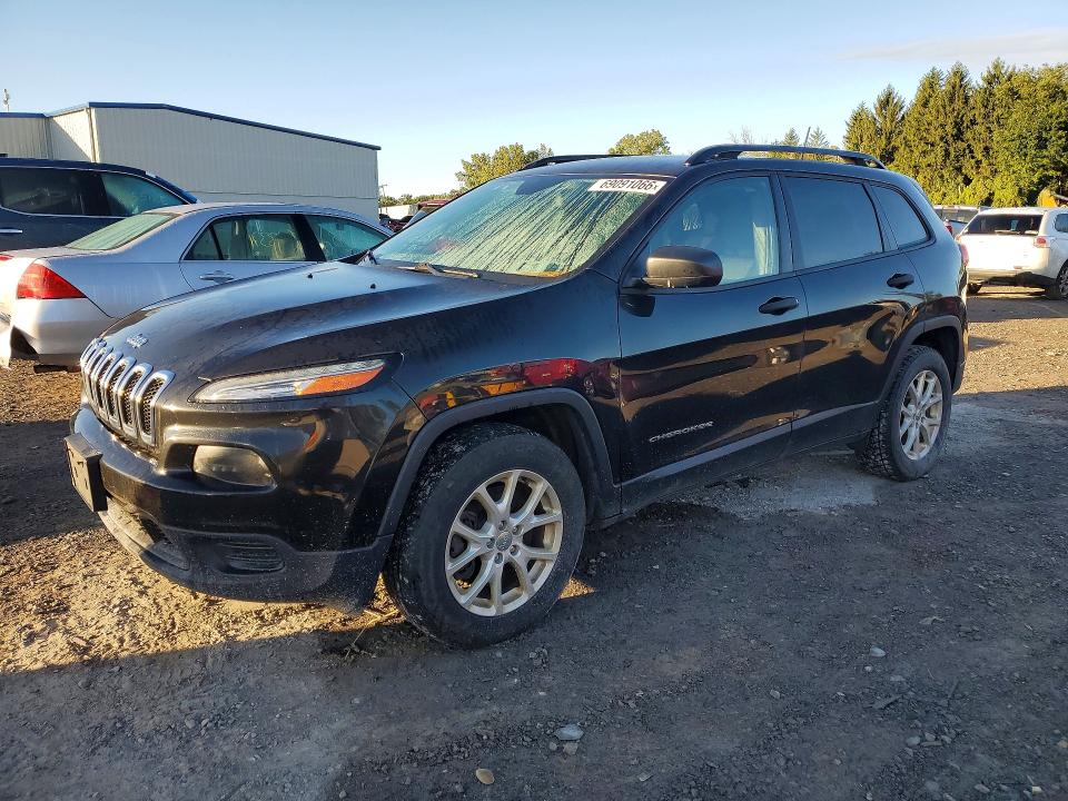JEEP CHEROKEE 2016 مع رقم تعريف المركبة 1C4PJMAS3GW215737 - صورة من المزاد