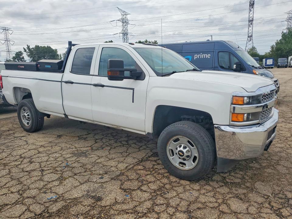 Снимка 4 от търг – 2019 CHEVROLET SILVERADO с VIN 2GC2KREG8K1155304