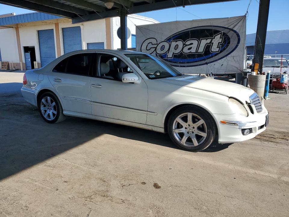 Снимка 4 от търг – 2007 MERCEDES-BENZ E с VIN WDBUF56X57B095475