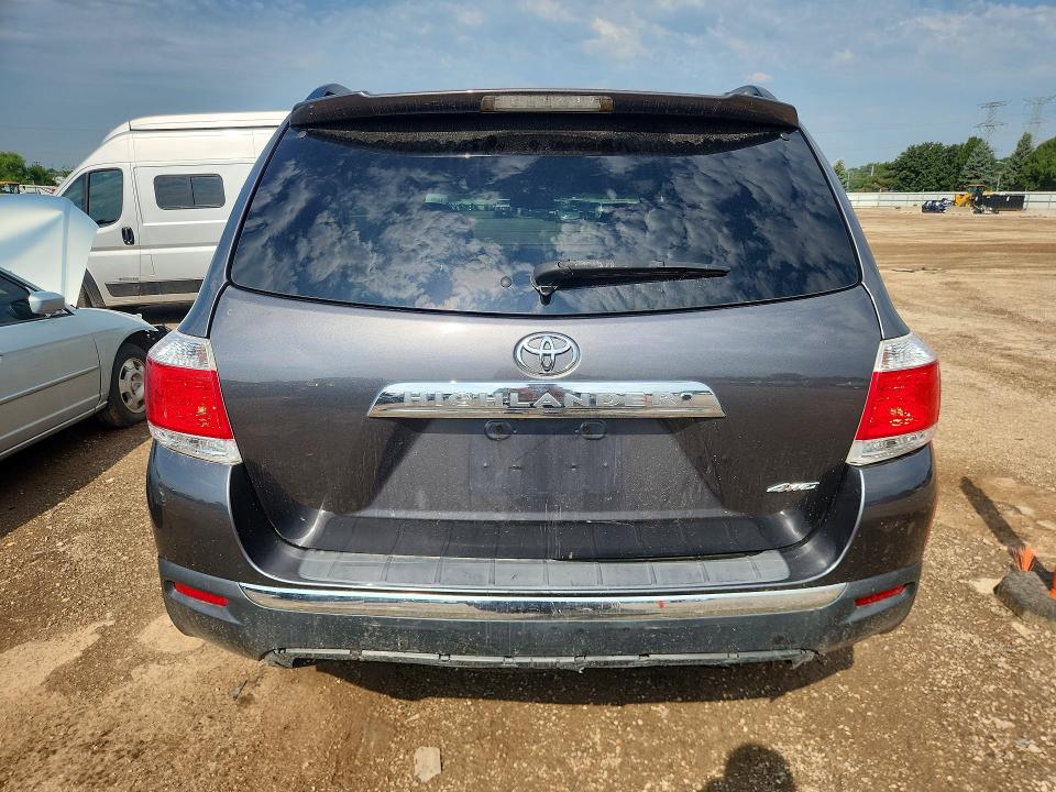 Photo 6 from auction – 2011 TOYOTA HIGHLANDER with VIN 5TDBK3EH4BS080325