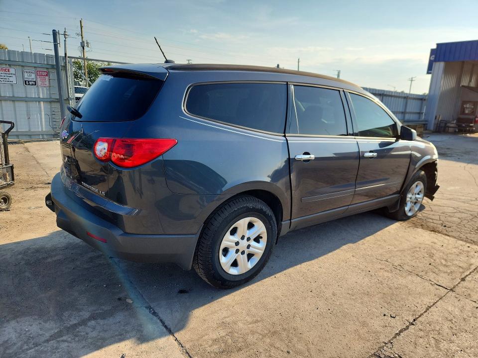 Photo 3 from auction – 2012 CHEVROLET TRAVERSE with VIN 1GNKRFED5CJ407296