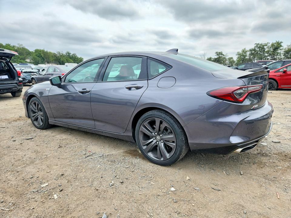 Снимка 2 от търг – 2022 ACURA TLX с VIN 19UUB5F58NA004134