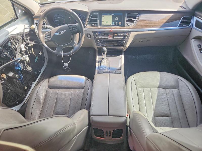 Photo 8 from auction – 2016 HYUNDAI GENESIS with VIN KMHGN4JE1GU138534