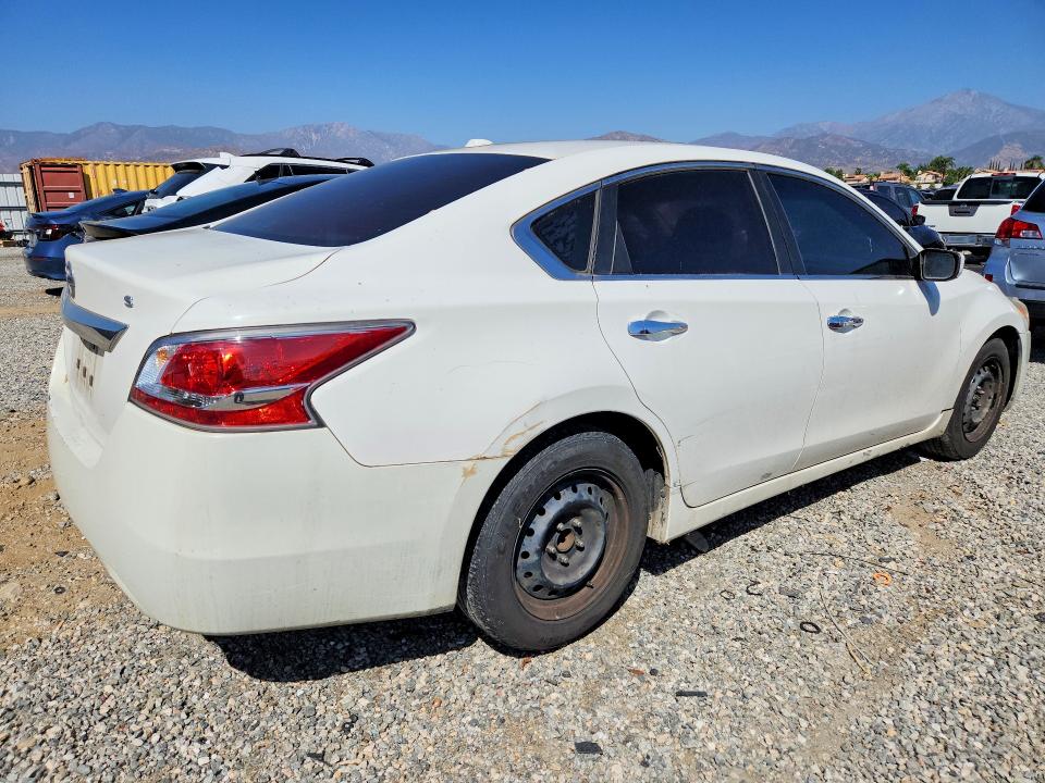 Photo 3 from auction – 2015 NISSAN ALTIMA with VIN 1N4AL3APXFN879369
