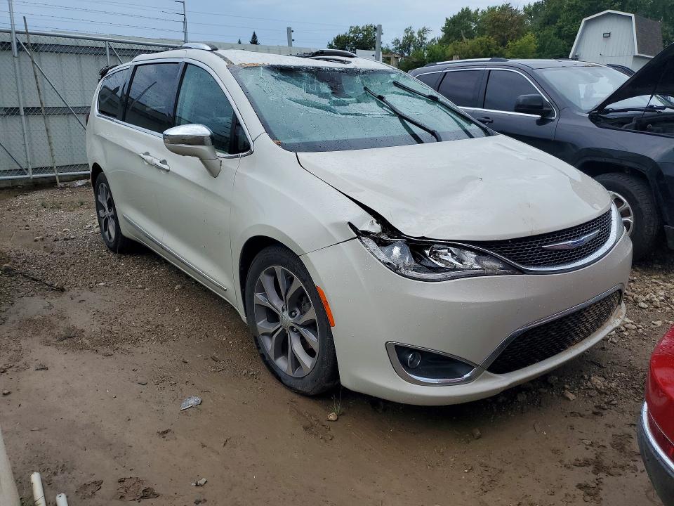 Photo 4 from auction – 2019 CHRYSLER PACIFICA with VIN 2C4RC1GG0KR722021