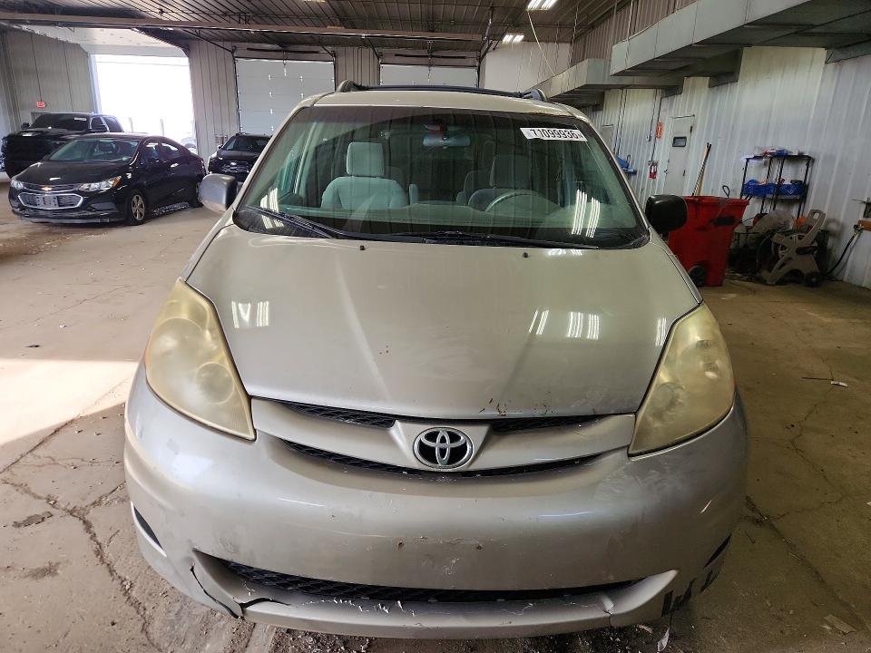 Photo 5 from auction – 2006 TOYOTA SIENNA with VIN 5TDZA23C86S454900
