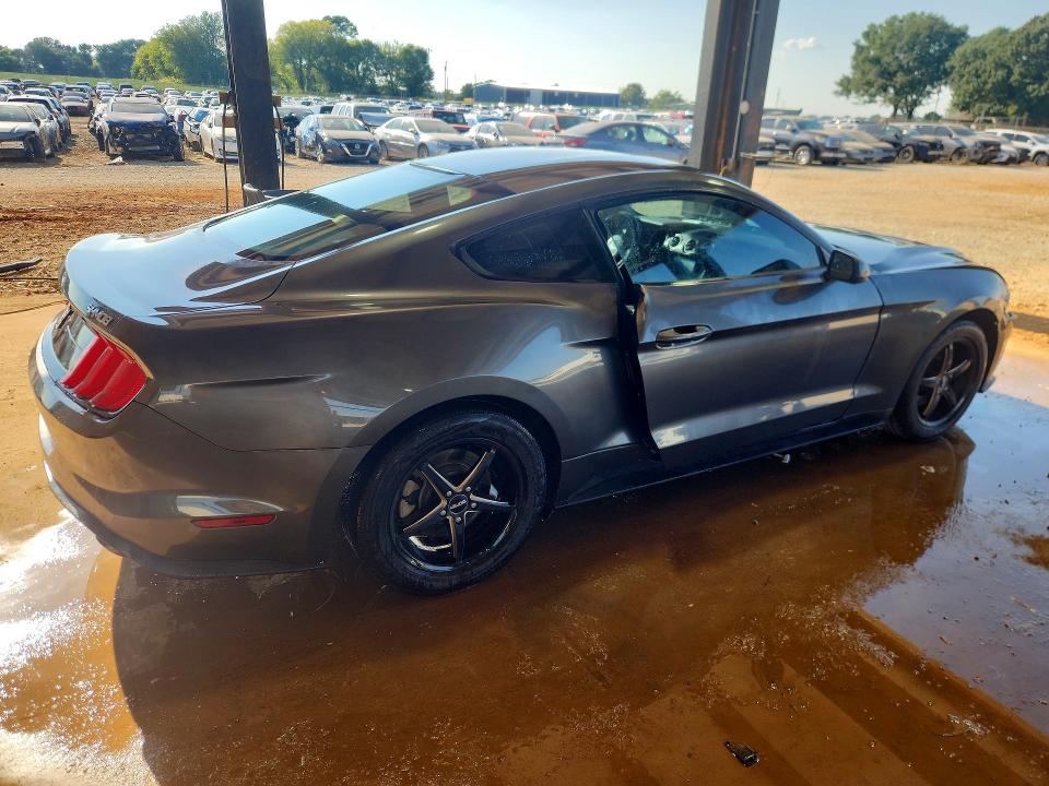 Photo 3 from auction – 2018 FORD MUSTANG with VIN 1FA6P8TH3J5101971