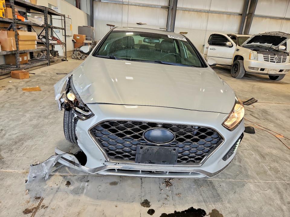Photo 5 from auction – 2018 HYUNDAI SONATA with VIN 5NPE34AF5JH664032