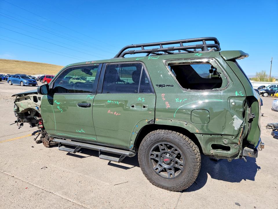 Photo 2 from auction – 2020 TOYOTA 4RUNNER with VIN JTEBU5JR7L5771758