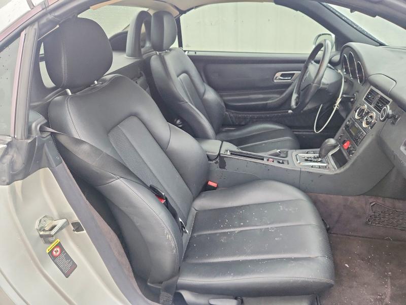 Снимка 10 от търг – 2001 MERCEDES-BENZ SLK с VIN WDBKK49F71F228642