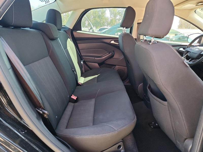 Photo 10 from auction – 2015 FORD FOCUS with VIN 1FADP3F27FL248993