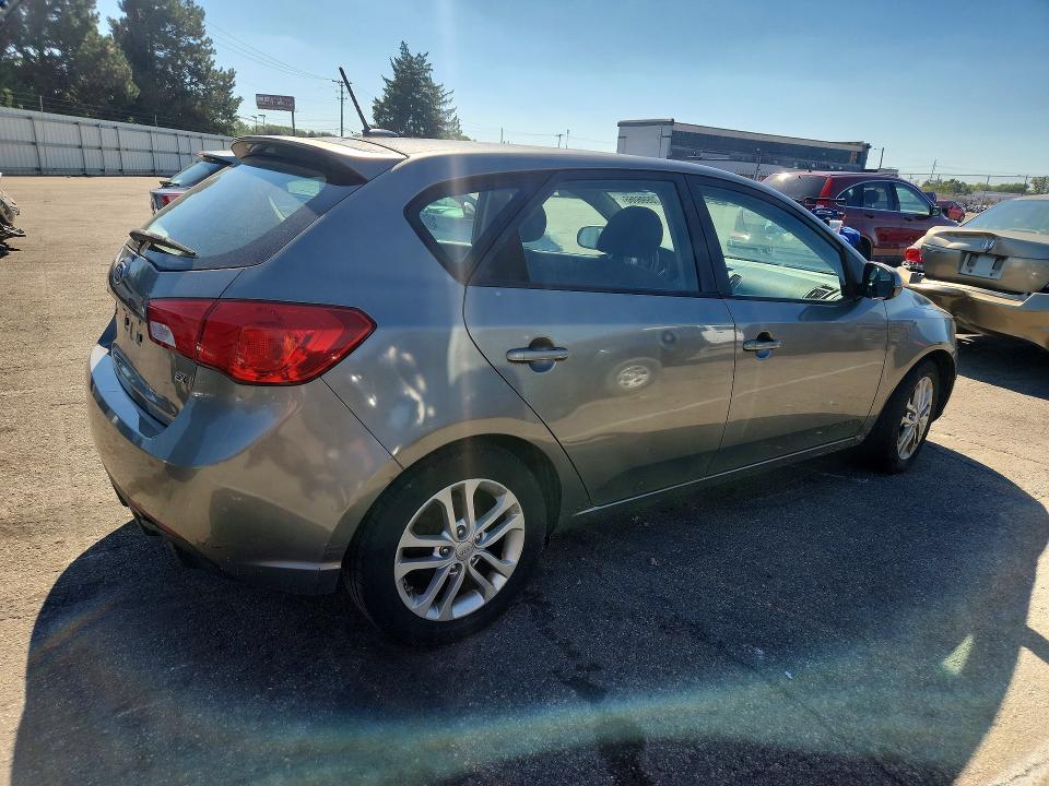 Снимка 3 от търг – 2011 KIA FORTE5 с VIN KNAFU5A21B5386880