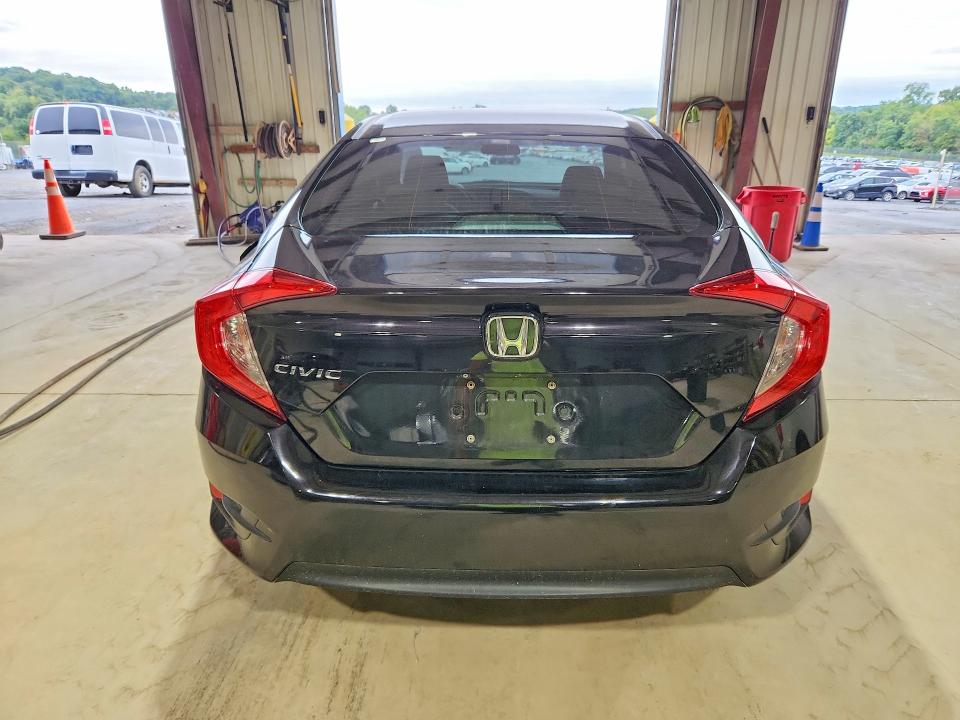 Снимка 6 от търг – 2016 HONDA CIVIC с VIN 19XFC2F51GE216263