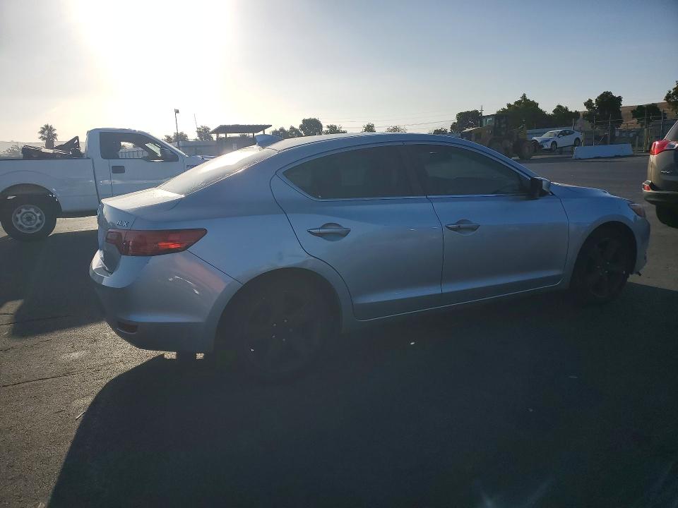 Photo 3 from auction – 2014 ACURA ILX with VIN 19VDE1F38EE015315