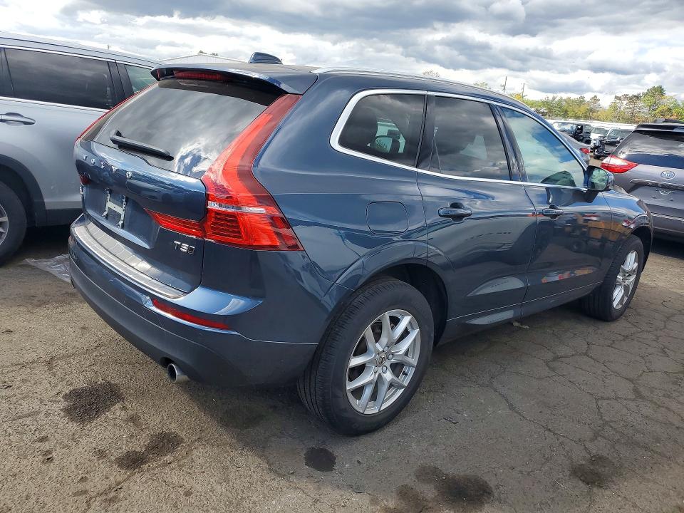 Zdjęcie 3 z aukcji – 2021 VOLVO XC60 z VIN YV4102RK2M1815317
