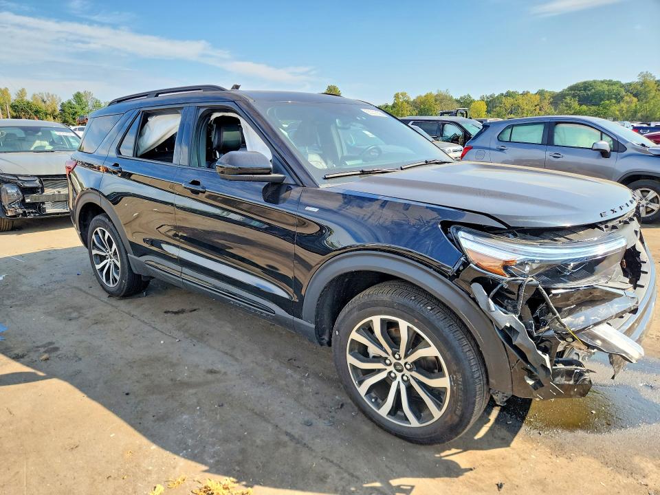 Photo 4 from auction – 2023 FORD EXPLORER with VIN 1FMSK8KH2PGB24479