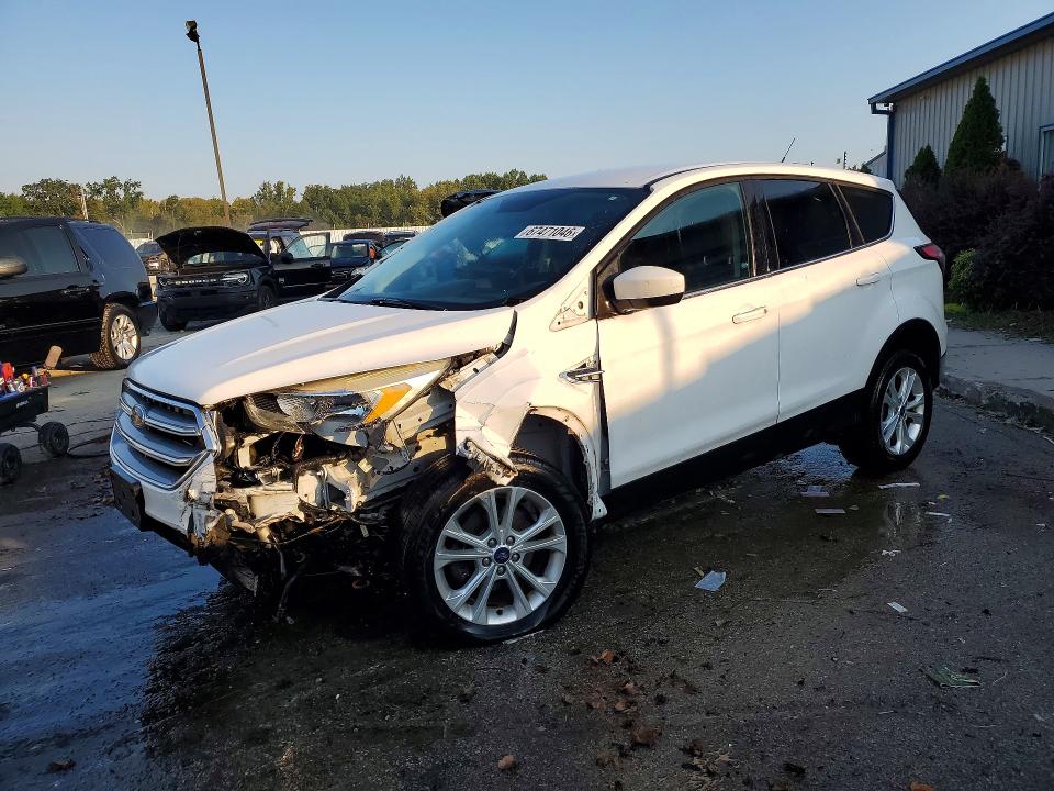 FORD ESCAPE 2017 с VIN 1FMCU0GD1HUE70340 - Снимка от търг