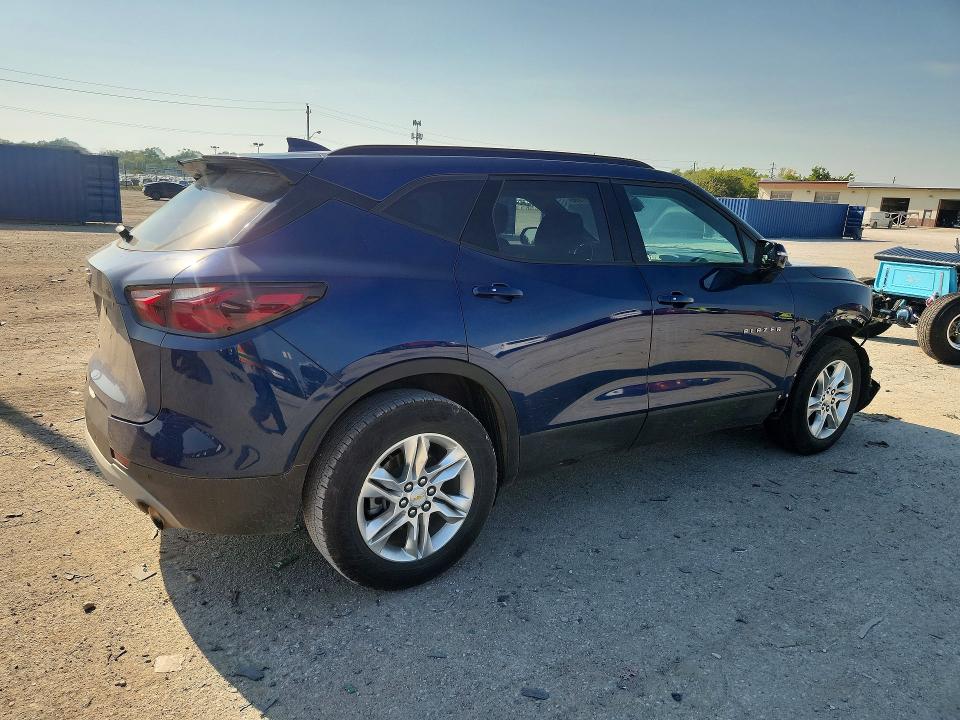 Photo 3 from auction – 2022 CHEVROLET BLAZER with VIN 3GNKBHR44NS157206