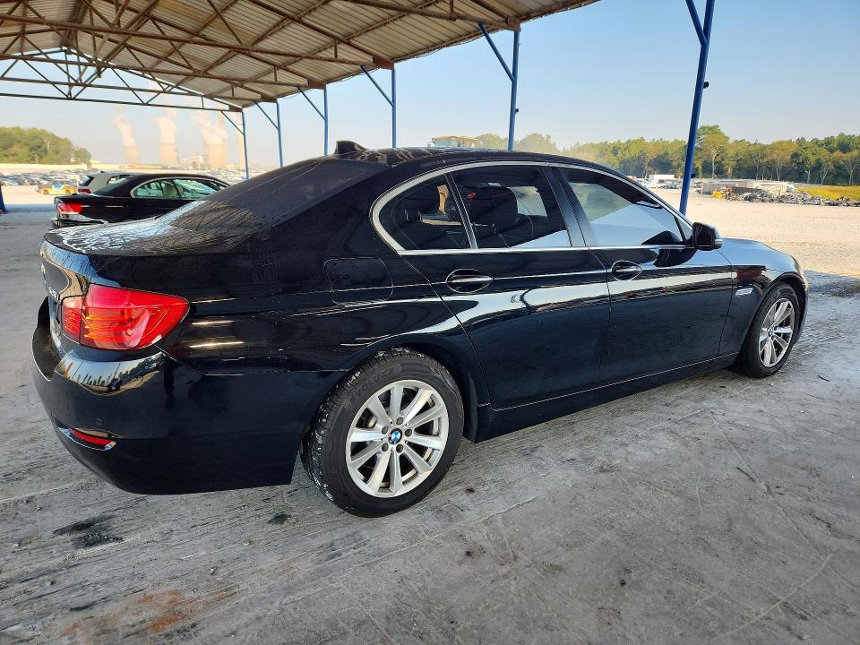Photo 3 from auction – 2016 BMW 528 with VIN WBA5A7C51GG144707
