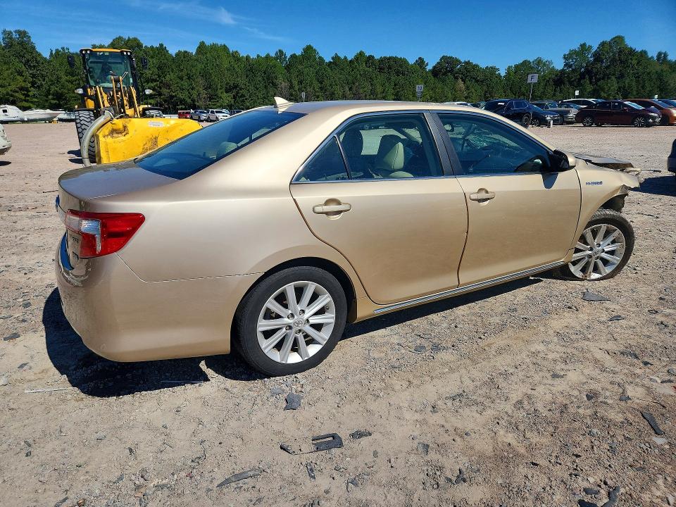 Снимка 3 от търг – 2012 TOYOTA CAMRY HYBRID с VIN 4T1BD1FK1CU002246