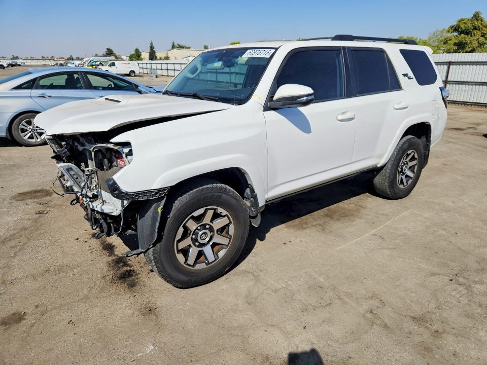 Photo 1 from auction – 2019 TOYOTA 4RUNNER with VIN JTEBU5JR0K5692852