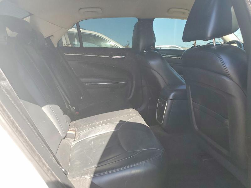 Photo 10 from auction – 2015 CHRYSLER 300 with VIN 2C3CCAAG1FH818190