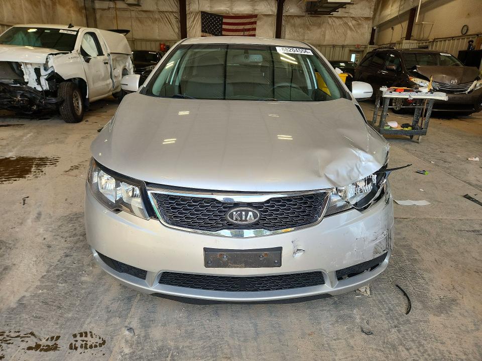 Photo 5 from auction – 2011 KIA FORTE5 with VIN KNAFU5A27B5375947
