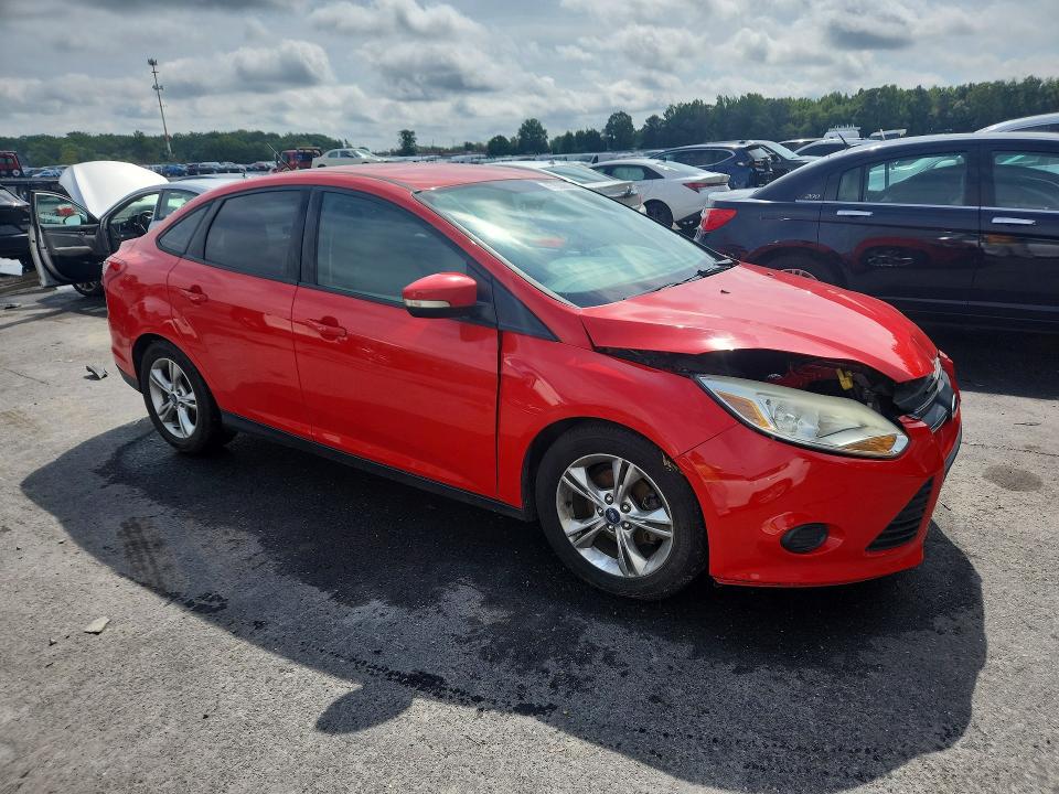 Zdjęcie 4 z aukcji – 2014 FORD FOCUS z VIN 1FADP3F21EL215616
