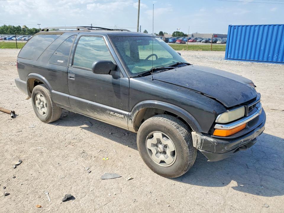 Photo 4 from auction – 2002 CHEVROLET BLAZER with VIN 1GNCT18W42K232618