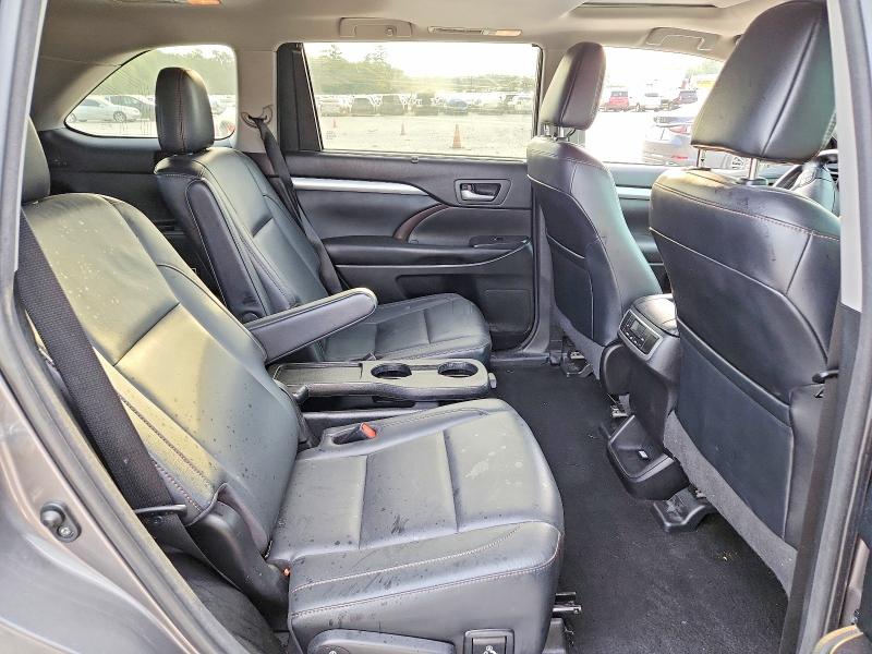 Photo 11 from auction – 2017 TOYOTA HIGHLANDER with VIN 5TDJZRFH1HS480456