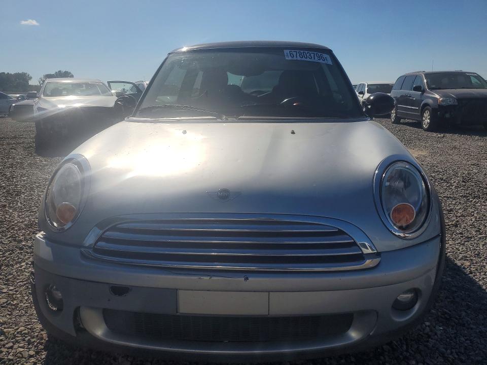 Photo 5 from auction – 2010 MINI COOPER with VIN WMWMF3C57ATZ65802