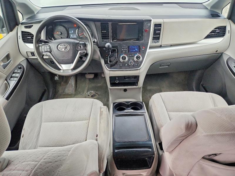 Снимка 8 от търг – 2015 TOYOTA SIENNA с VIN 5TDKK3DC7FS608984