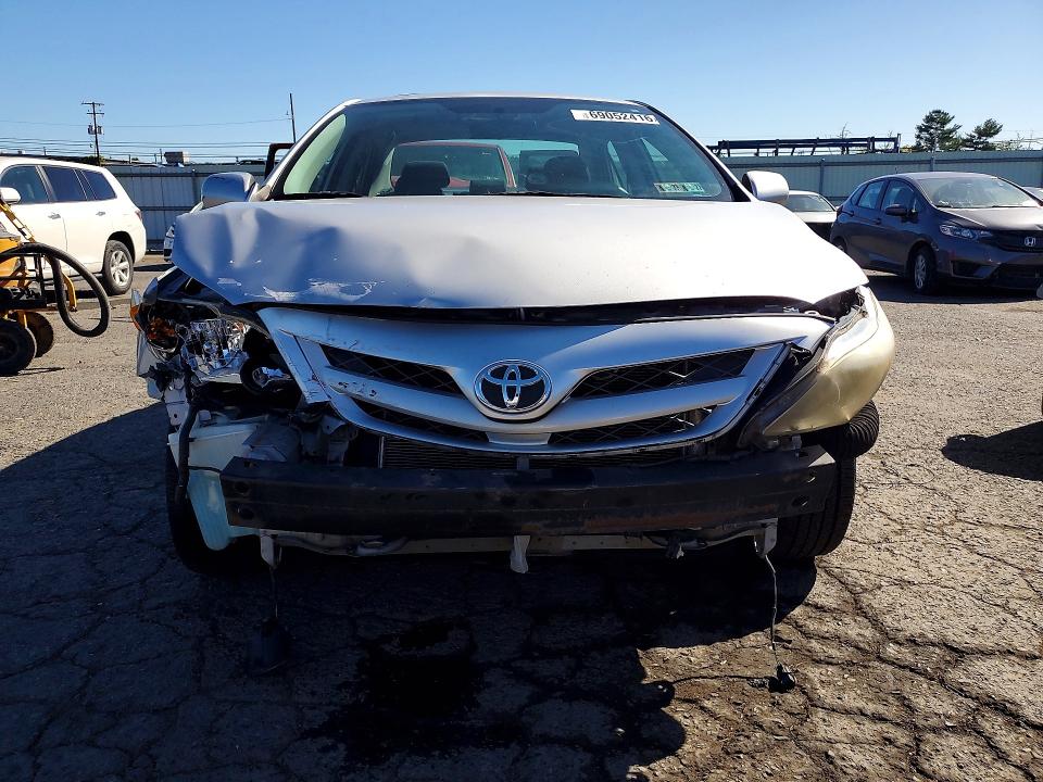 Zdjęcie 5 z aukcji – 2011 TOYOTA COROLLA z VIN 2T1BU4EE3BC564226