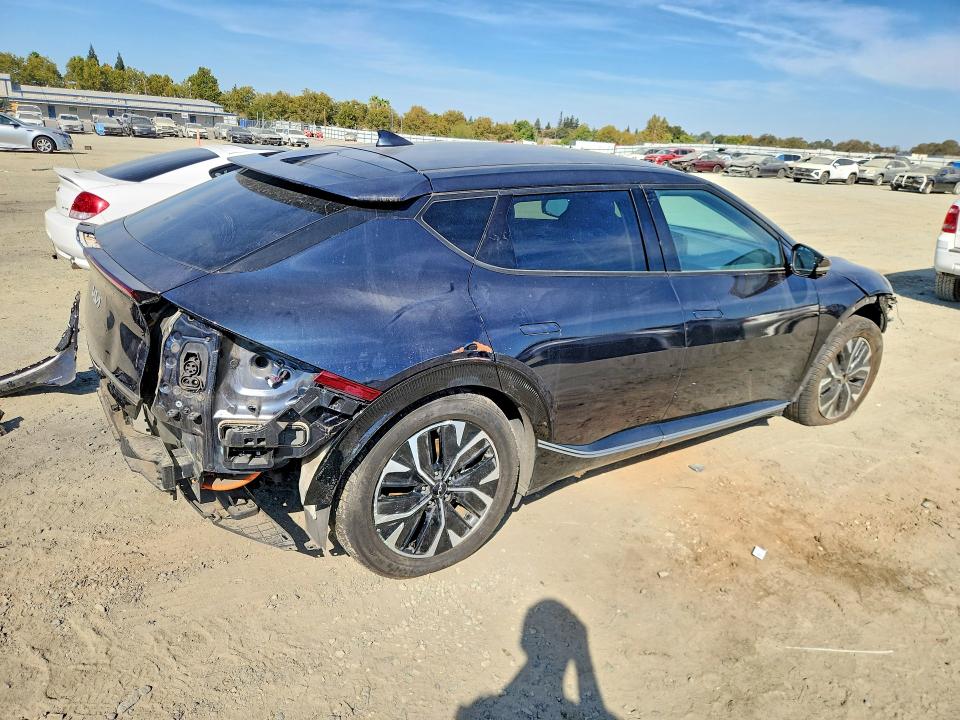 Foto 3 de la subasta – 2023 KIA EV6 con VIN KNDC34LA8P5609706