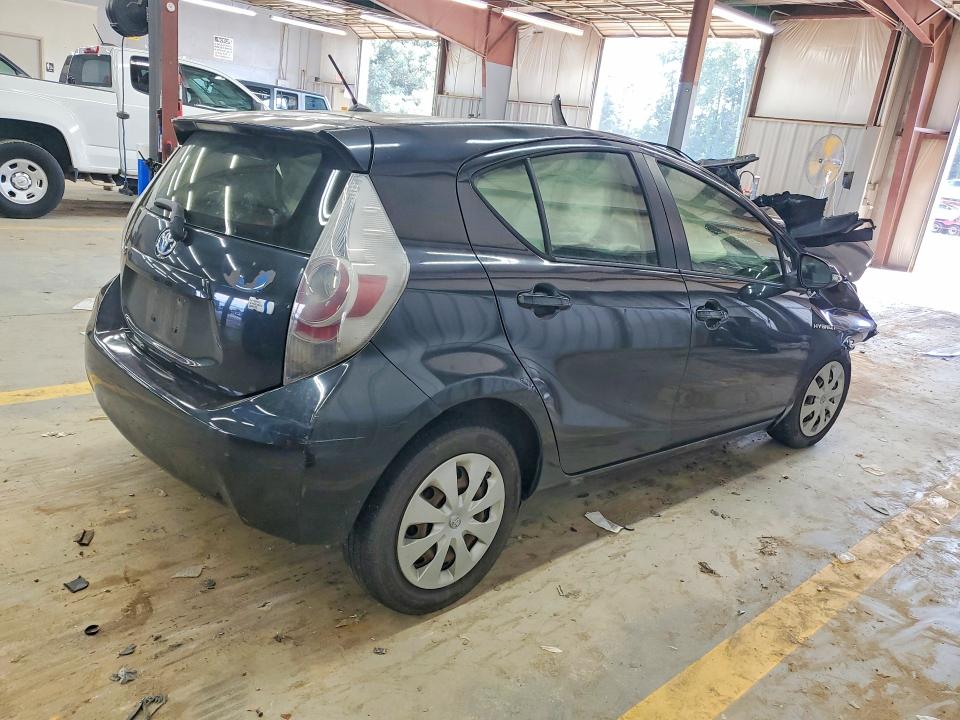 Photo 3 from auction – 2012 TOYOTA PRIUS C with VIN JTDKDTB3XC1515270