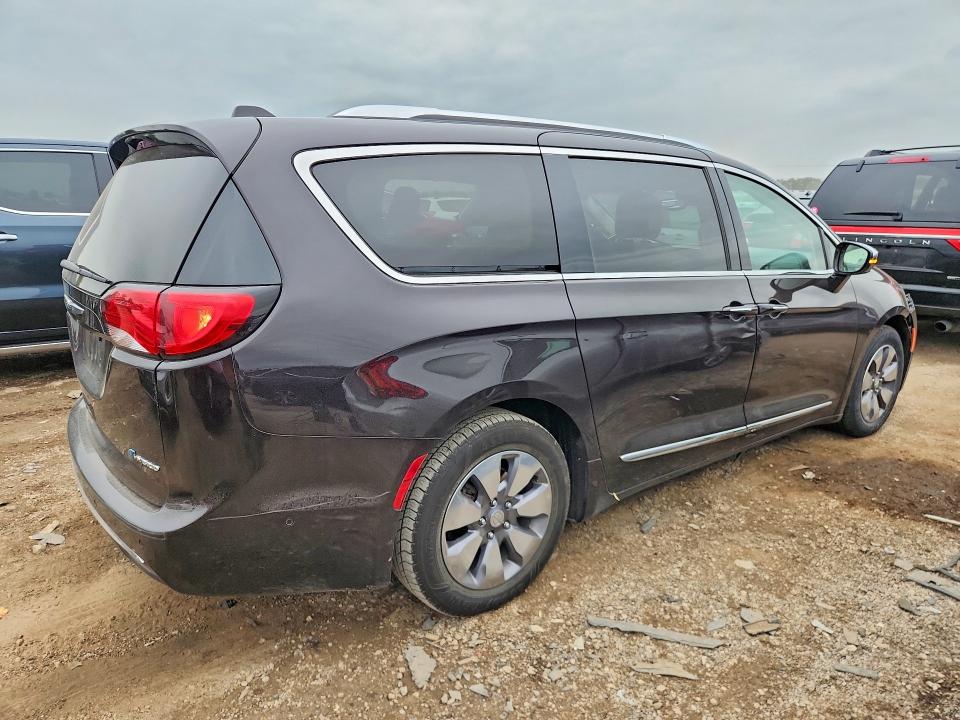 Photo 3 from auction – 2018 CHRYSLER PACIFICA with VIN 2C4RC1N79JR118260