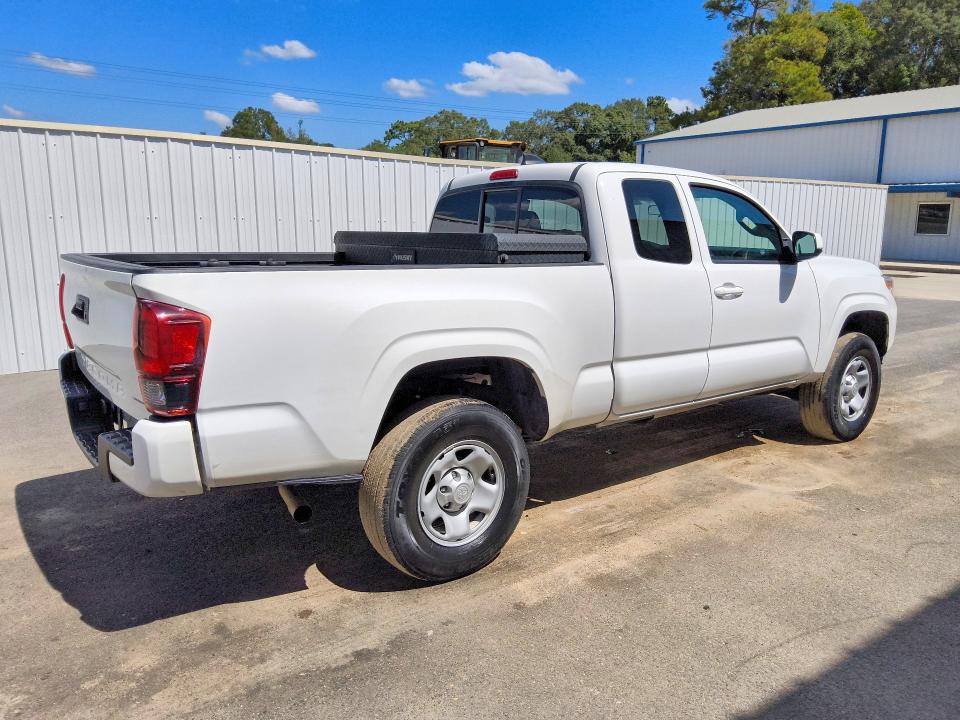 Photo 3 from auction – 2023 TOYOTA TACOMA with VIN 3TYRX5GN7PT082791