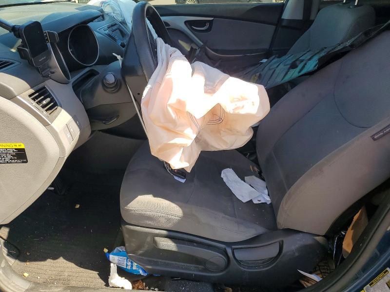 Photo 7 from auction – 2013 HYUNDAI ELANTRA with VIN KMHDH4AE2DU952990