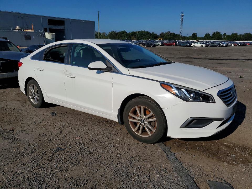 Photo 4 from auction – 2016 HYUNDAI SONATA with VIN 5NPE24AF9GH326774